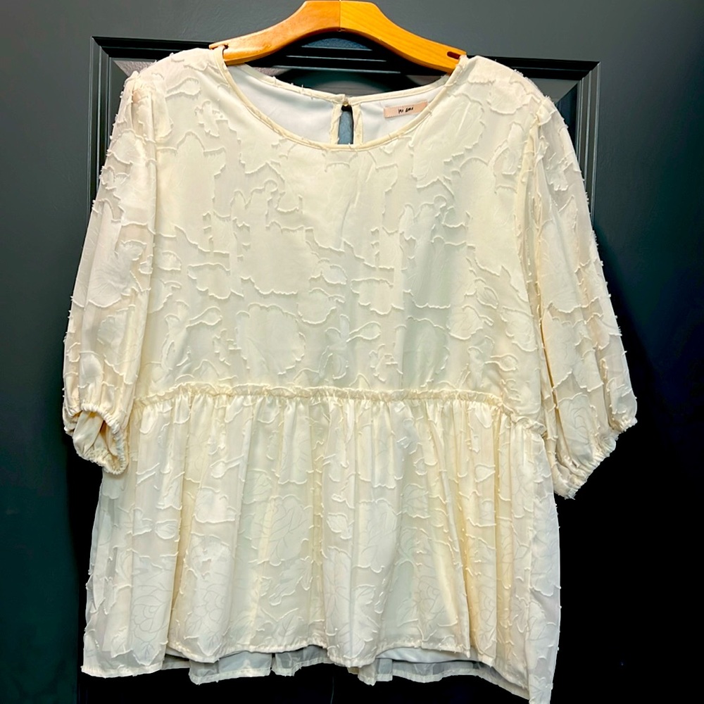 Cute puff short sleeve women's lace top